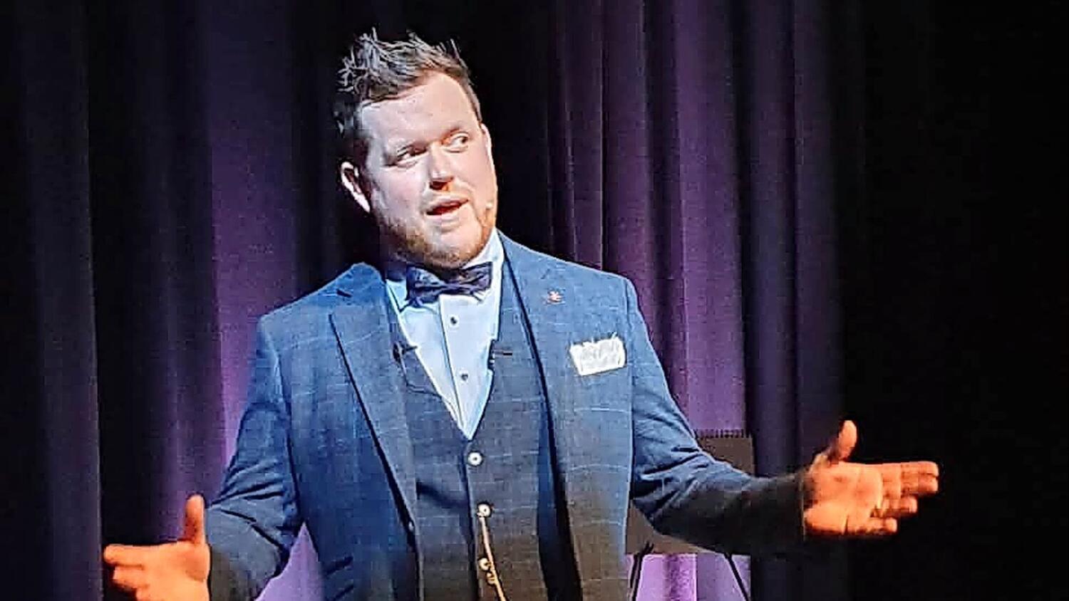 Award-winning Athlone magician sets his sights on nationwide tour