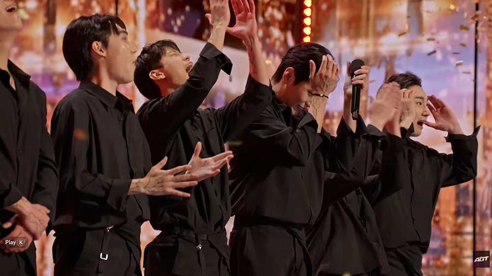 Hundred Fingers Magic Group