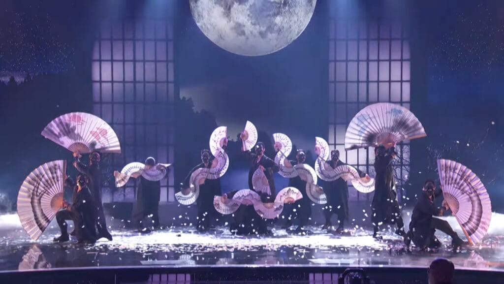 Magicians Ensemble Hundred Fingers Grab Second Golden Buzzer, Advance Straight to AGT Finals