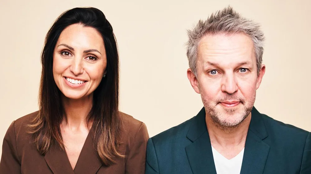 Married Magician Duo Bring Magic Show to Banbury Stage