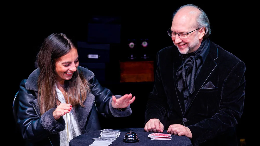 Review: TIME TRAVELER at Chicago Magic Lounge